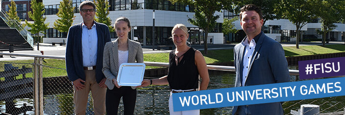 FISU Attribution Plaque an die Hochschule Rhein-Waal übergeben