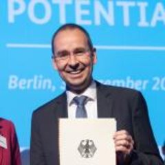 Rhein-Waal University of Applied Sciences wins award in the BMWi’s EXIST-Potentiale competition