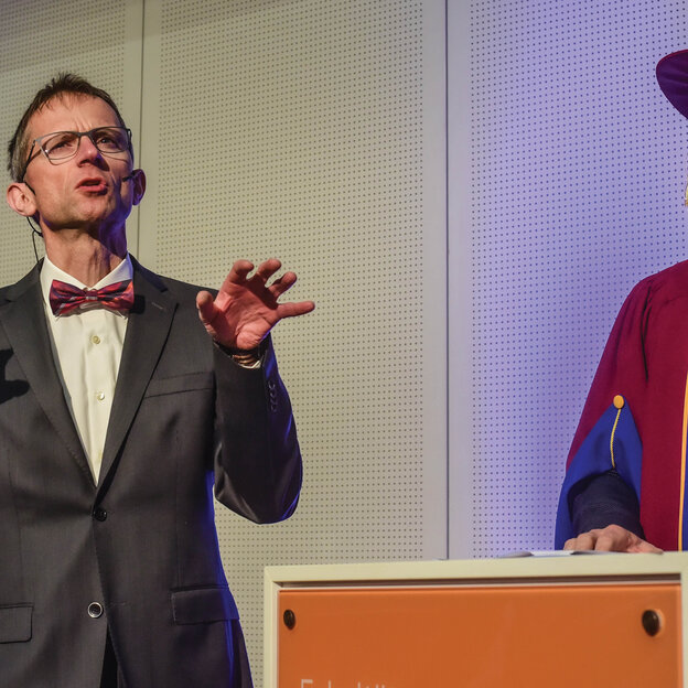 Absolvent*innen der Fakultäten Life Sciences und Technologie und Bionik feiern Abschluss