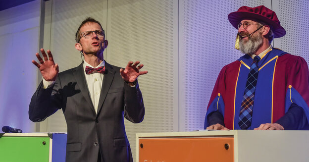Graduates from the Faculties of Life Sciences and Technology and Bionics celebrate their graduation