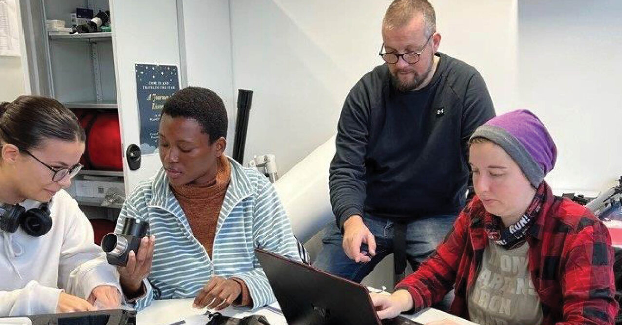 From left to right: Ariana Sopaj, Bateatey Achale, Prof. Dr Alexander Struck and Michaela Schnappinger