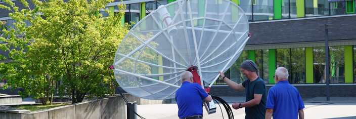 Moderne Astronomie: Radioteleskop am Hochschulstandort Kamp-Lintfort in Betrieb genommen