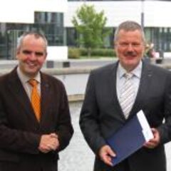 Rhein-Waal University of Applied Sciences awards an honorary professorship to Dr Joachim van Alst, MD