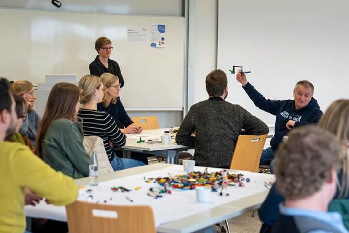 Open Innovation Workshop mit Teilnehmenden verschiedener Bereiche der HSRW
