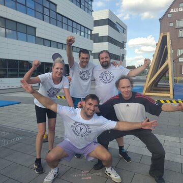 A university team at the Homecoming Cup on the Kleve campus.
