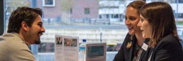 Speed-Dating – Unternehmen treffen Studierende
