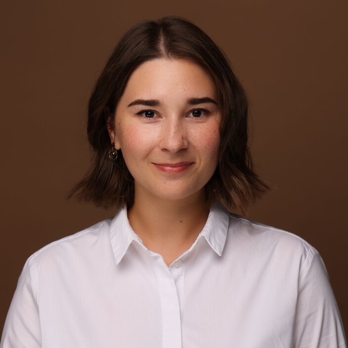Portraitfoto von Absolventin Alina Lovitskaya 