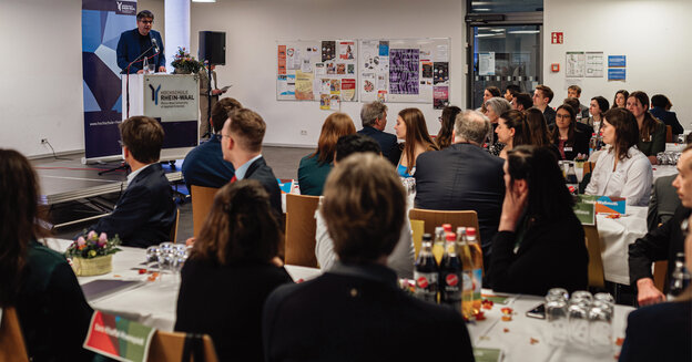 Scholarship Dinner at Rhein-Waal University of Applied Sciences: Scholarship holders meet their sponsors