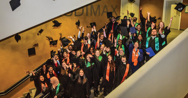 Graduates from the Faculties of Life Sciences and Technology and Bionics celebrate their graduation
