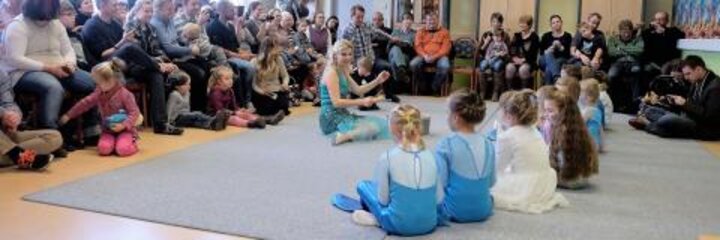 Kleine Meereswesen beim Theatermusical „Im tiefen, salzigen Meer“