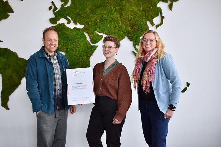 v.l.n.r.: Prof. Dr. Jörg Petri, Vizepräsident für Studium, Lehre und wissenschaftliche Weiterbildung, Julia Miersch, Stabstelle Gleichstellung und Familienservice und Prof. Dr. Tatiana Zimenkova, Vizepräsidentin für Internationales und Diversität