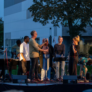 Music Night on the Kleve campus.