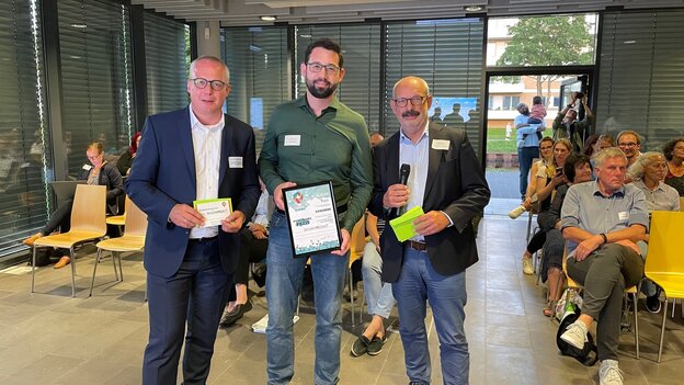 (from left to right) Prof. Dr Peter Kisters, Rudolf Rühlke and Wolfgang Gebing, Mayor of Kleve