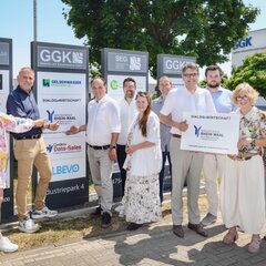 The following people are delighted about the launch of the ‘DialogPunkt Wirtschaft’: (from left to right) Andrea Wälbers (SEG Kalkar), Dr Bruno Ketteler (SEG Kalkar), Robert Beinio (bb med. product GmbH), Benedikt Koenen (Uedem Local Authority), Sandra Kimm-Hamacher (Rees Town Council), Dr Gerhard Heusipp (HSRW), Prof. Dr Oliver Locker-Grütjen (HSRW), Andre Brüggemann (SEG Kalkar), Dr Britta Schulz (City of Kalkar) and Constanze Brinkmann (GGK).
