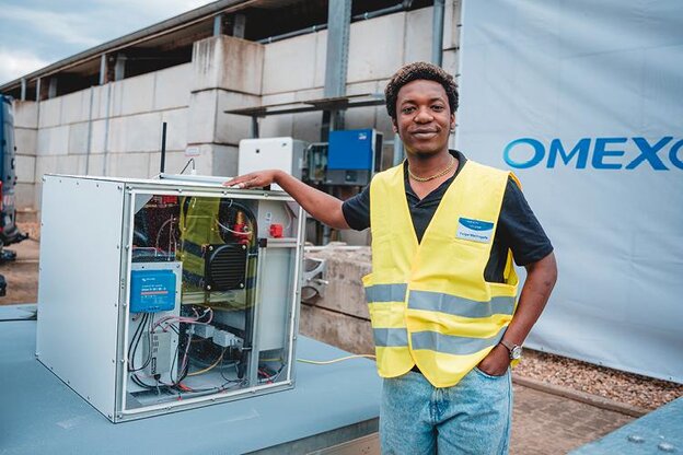 Hydrogen as a renewable energy source: The ‘H2-Power: Hydrogen Replaces Diesel Generators’ project, carried out in collaboration with Omexom, developed an environmentally friendly alternative to diesel generators. In May 2024, the project was awarded the Kleve District Economic Development Agency’s University Prize.