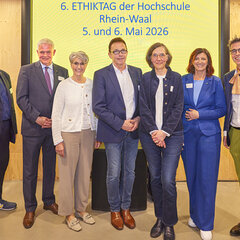 Prof. Dr Alexander Brand, Rhine-Waal University of Applied Sciences; Dr Günther Bergmann, Member of the State Parliament; Kirsten Wittke-Lemm, Lower Rhine Chemical and Metal Industry Association; Prof. Dr Christoph Landscheidt, Mayor of Kamp-Lintfort and Vice-President of the German Association of Towns and Municipalities; Dr Dorothee Schröder-Krings, Senior Editor of the Rheinische Post; Claudia Brück, Director of Fairtrade Germany; Prof. Dr Klaus Hegemann, Rhine-Waal University of Applied Sciences