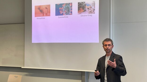 “We are not unconditionally at the mercy of crises”:  A follow-up report on ‘Studium Generale aktuell’ on 26 April 2022