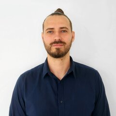 Das Foto zeigt Absolventen Lennart Kuck im Portrait