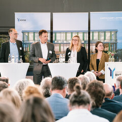 (from left to right): Prof. Dr Klaus Hegemann, Prof. Dr Bernd Kriegesmann, Prof. Dr Christoph Landscheidt, Prof. Dr Tatiana Zimenkova, Johanna Seegers, Dr Jan-Martin Wiarda