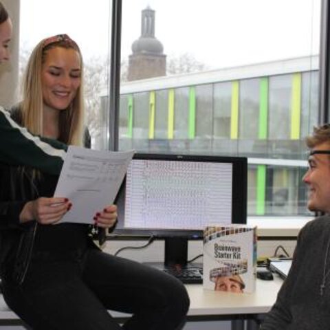 Projektgruppe der Hochschule Rhein-Waal untersucht Auswirkungen der Therapiemethode „Snoezelen“ (PM)