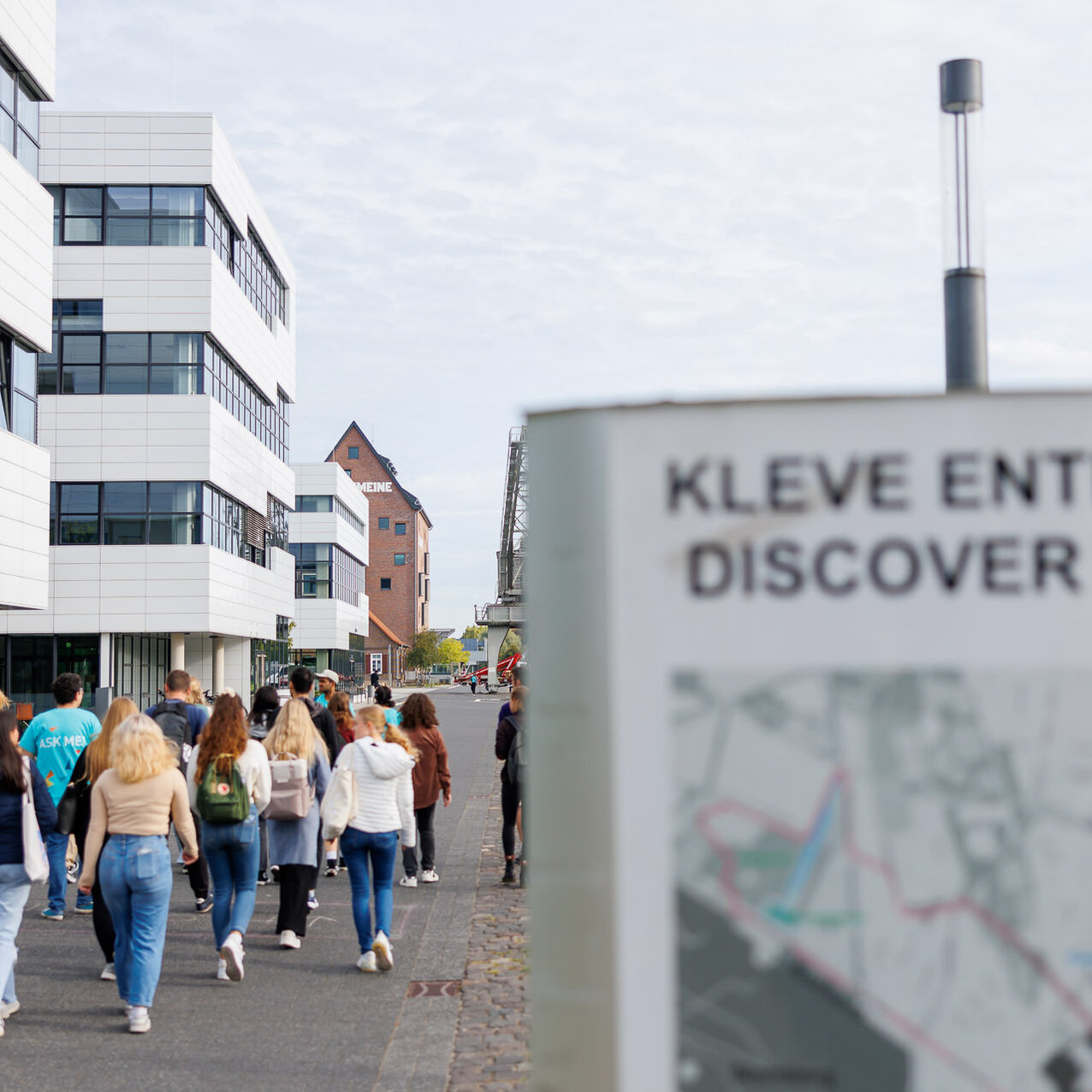Neue Studierende auf dem Campus, 2023