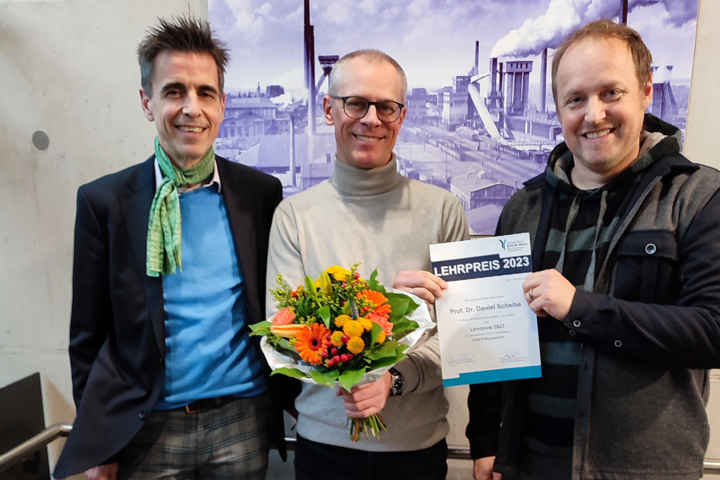 ‚Gute Prüfungspraxis‘: Lehrpreis 2023 der Hochschule geht an Prof. Dr. Daniel Scheible der Fakultät Kommunikation und Umwelt