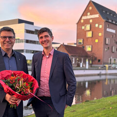 From left to right: Prof. Dr Oliver Locker-Grütjen, President of Rhein-Waal University of Applied Sciences, and Prof. Dr Wögen Tadsen, Chair of the University Electoral Assembly