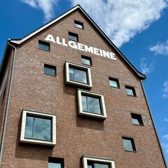 Das Bibliotheksgebäude auf dem Campus Kleve
