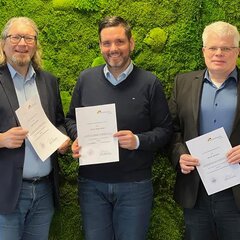 (v.l.n.r.) Prof. Dr. Ralf Klapdor, Prof. Dr. Philipp Schorn und Prof. Dr. Ralf Bauer