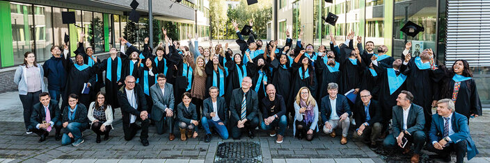 Fakultäten Gesellschaft und Ökonomie sowie Kommunikation und Umwelt feiern Graduation Ceremonies