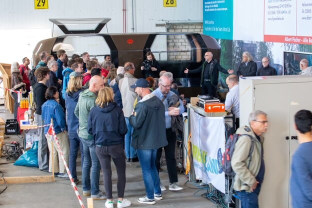 Rethinking cross-border mobility? Visitors from Kleve and the Netherlands travel by MONOCAB in the Extertal valley