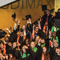 Graduates from the Faculties of Life Sciences and Technology and Bionics celebrate their graduation