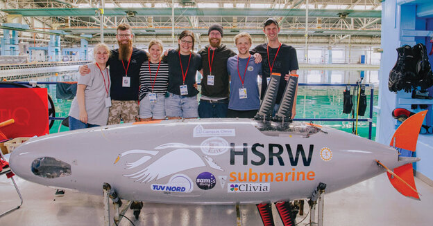 Delighted with their awards: the submarine team from Rhein-Waal University of Applied Sciences (from left to right): Sophia Döring, Hannes Jaschinski, Martha Grupp, Frauke Waßmuth, Aaron Hinkle, Joshua Biehn and Lysander Trapp