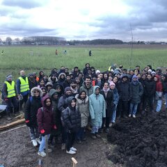 ‘Alleen 3’ pilot project: Students from the Faculty of Life Sciences are planting trees to support sustainable agriculture
