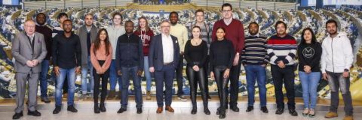 Studierende besuchen EU-Parlament und stellen Datenschutz-App vor
