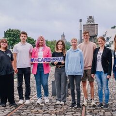Die neuen Azubis und Teilnehmenden am FÖJ mit der Kanzlervertreterin der Hochschule Rhein-Waal Nicole Burke und Ausbildungsleiterin Katrin Bongertmann,