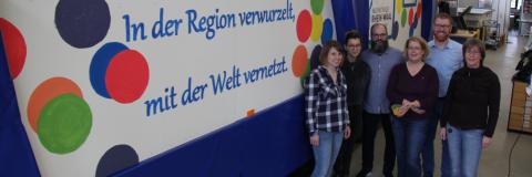 Hochschule Rhein-Waal nimmt am Rosenmontagszug in Kleve teil (PM)