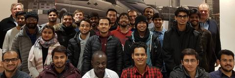 Master-Studierende bekommen Einblick in die Sprinter-Fertigung