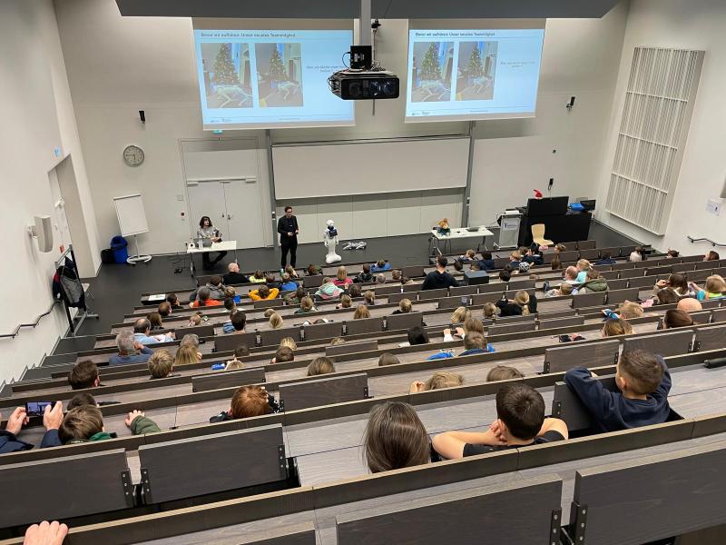 ©HSRW Blick in den Hörsaal wärend der Kinder Uni