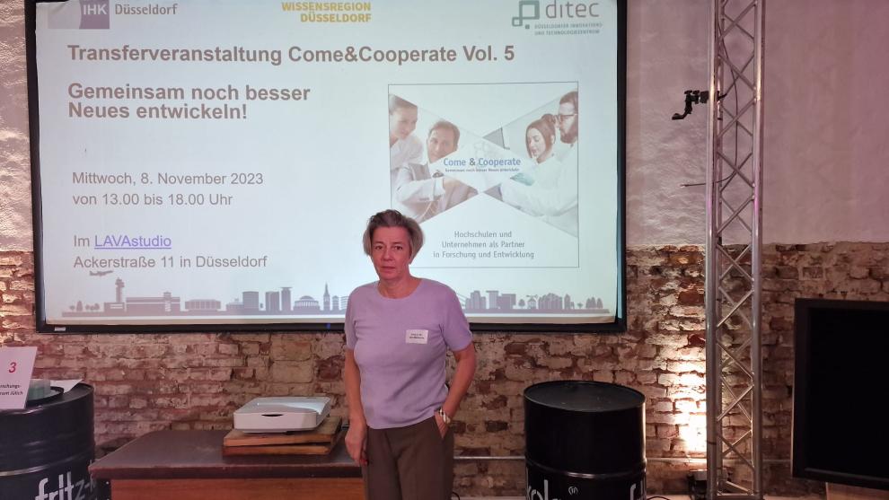 Bild mit Prof. Dr. Ute Merbecks auf der Technologietransfer Veranstaltung Come & Cooperate 