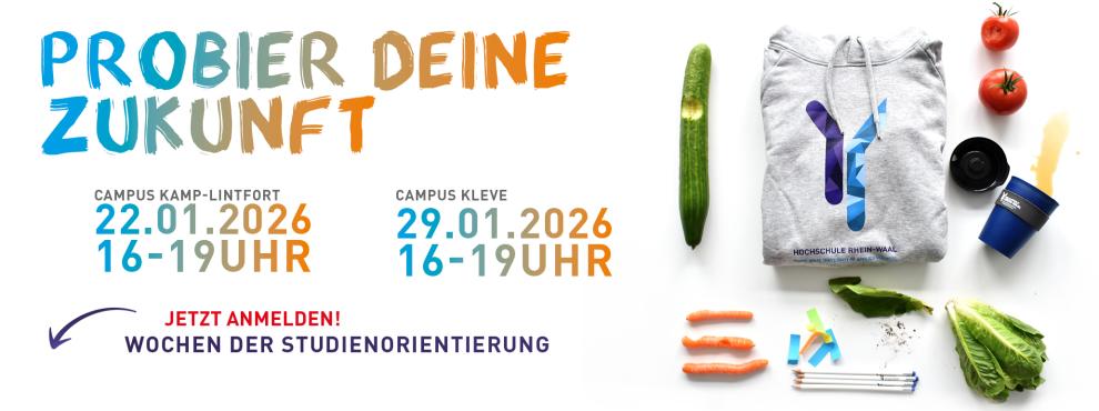 „Probier deine Zukunft“ steht in bunten Buchstaben neben einem Foto. Darauf ist ein quadratisch gefalteter grauer Kapuzenpulli mit dem blauen Flusslogo der HSRW zu sehen. Um den Pullover herum liegen eine Gurke, eine Karotte, weiße Bleistifte, bunte Zettel, Salat, ein umgekippter, dunkelblauer HSRW-Mehrwegkaffeebecher, Kaffeetropfen und Tomaten. 